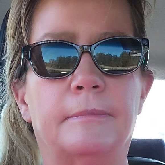 Meet your Posher, Deborah - Picture 1 of 1